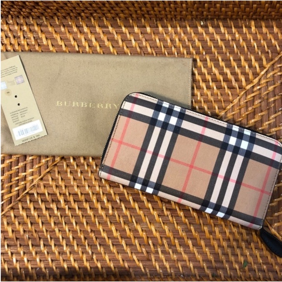 Burberry Wallet New With Tags - Picture 1 of 8
